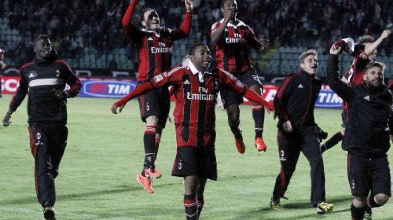 "Milan" futbolisti priecājas par uzvaru
Foto: SCANPIX SWEDEN