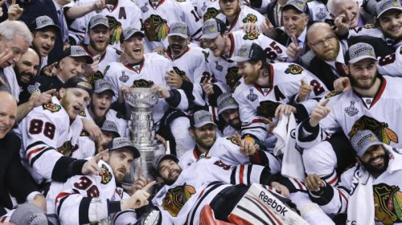 Čikāgas "Blackhawks" Stenlija kausa aizstāvēšanu sāks savā laukumā pret Vašingtonas "Capitals"
Foto: AP/Scanpix