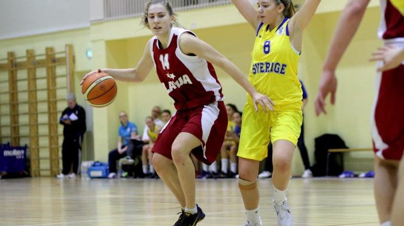 Laura Grabe un Latvijas U16 izlase: uzvarai Baltijas jūras kausa izcīņā Tallinā pievienota pirmā vieta Baltijas kausā Rīgā
Foto: www.basket.ee