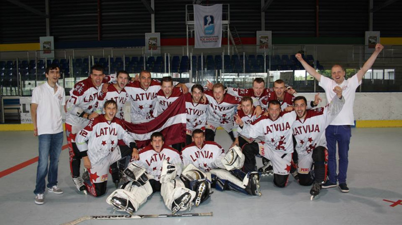 Latvijas Inline hokeja izlase izcīna tiesības nākamgad startēt pasaules čempionātā 1. divīzijā.
Foto: Latvijas Inline hokeja centrs