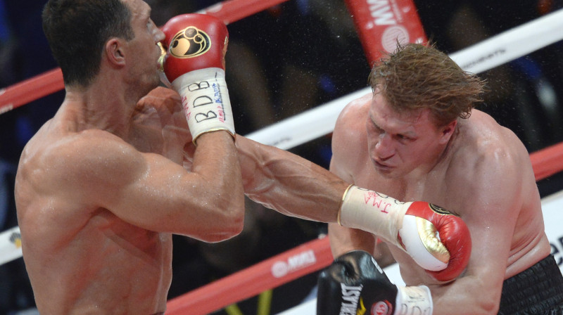 Vladimirs Kļičko un Aleksandrs Povetkins
Foto: AFP/Scanpix