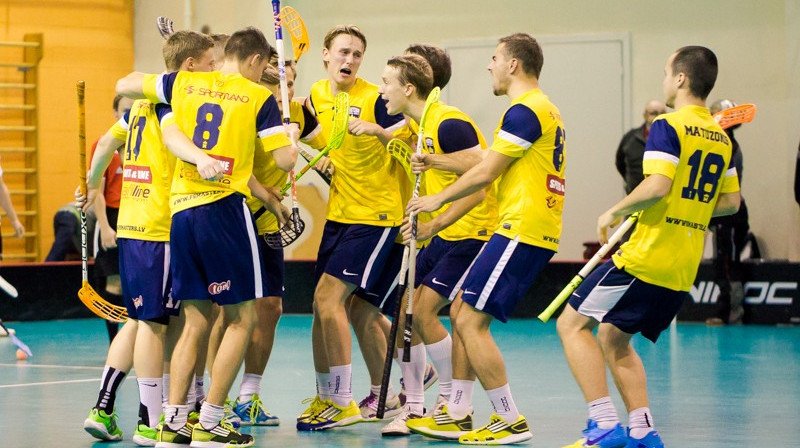 "Ulbroka/FS Masters" priecājas par uzvaru Valmierā
Foto: floorball.lv