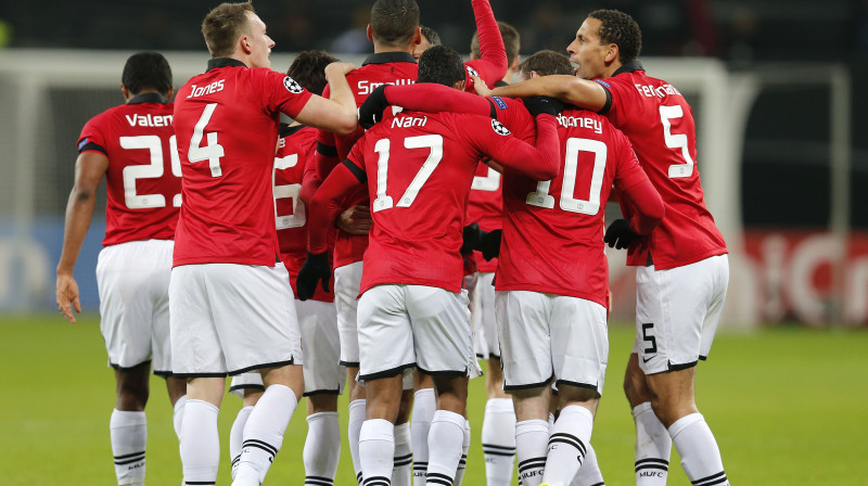 "Manchester United" futbolisti atzīmē kārtējo vārtu guvumu
Foto: AP/Scanpix