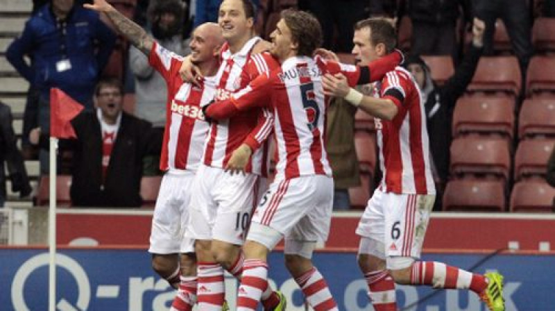 "Stoke City" spēlētāji pēc vārtu guvuma
Foto: AFP/Scanpix