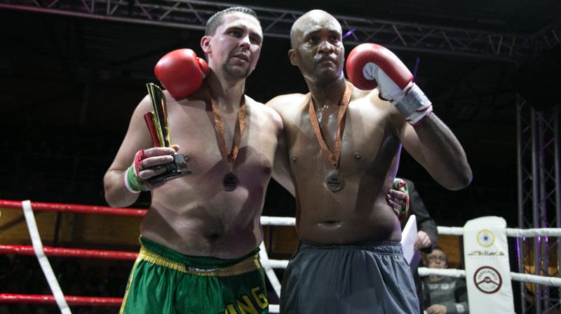 Pīts Asgārds (no labās) un Vadims Juršis pēc cīņas šovā "FREON: Milžu cīņas 2"
Foto: Uģis Grantiņš