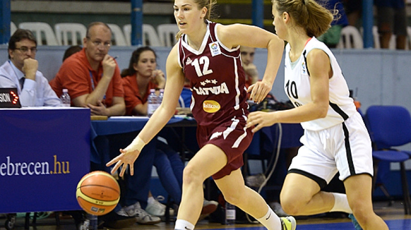 Laura Grabe: 7 punkti un Latvijas U16 izlases uzvara pār Zviedrijas kadetēm.
Foto: FIBAEurope.com