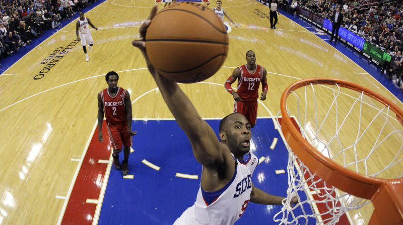 Džeimss Andersons spēlē pret "Houston Rockets" guva 36 punktus
Foto: AP/Scanpix