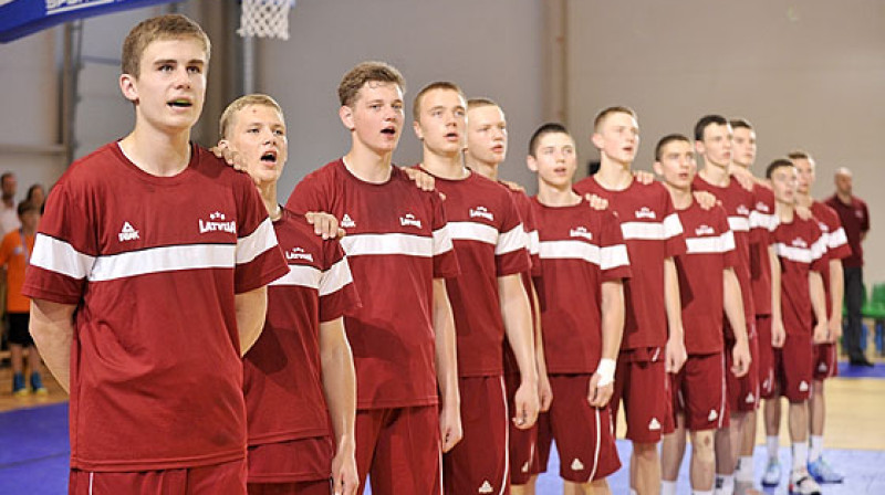 Latvijas U16 izlase: piektdien plkst.18 cīņa par pirmo vietu B grupā ar Bosnijas kadetiem.
Foto: FIBAEurope.com