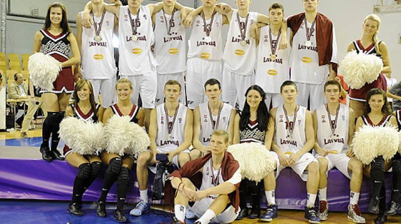 Latvijas U16 izlase - Eiropas vicečemione.
Foto: FIBAEurope.com