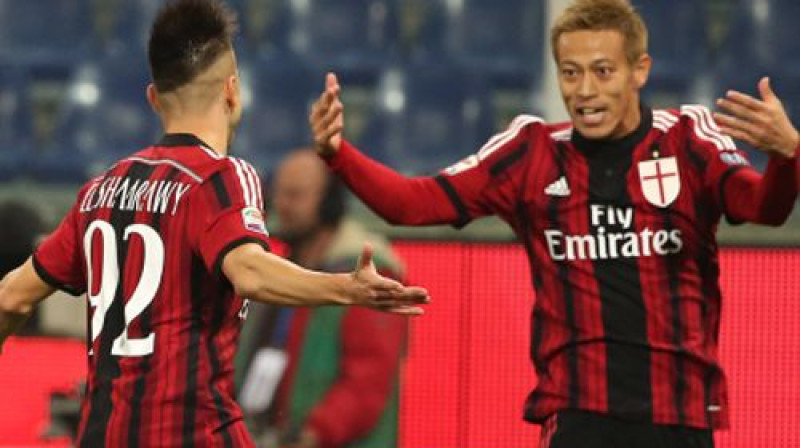 Stefans El Šāravi un Keisuke Honda pēc vārtu guvuma
Foto: AP/Scanpix