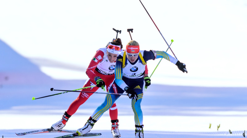 Doroteja Vīrere (no kreisās) un Valentīna Semerenko
Foto: AFP