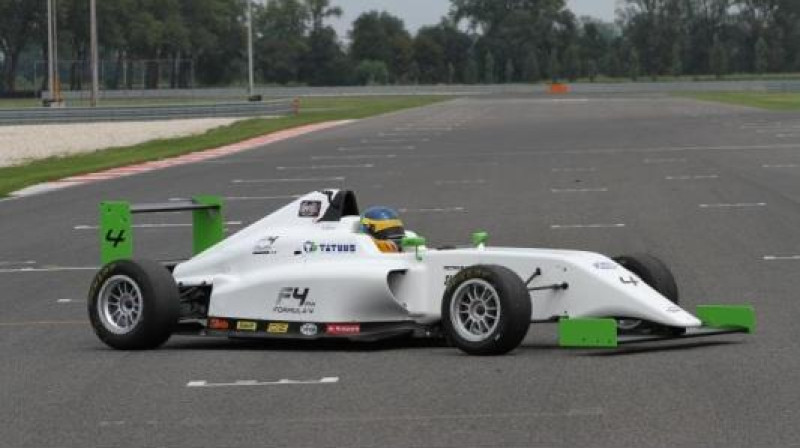 ADAC F4 sacīkšu auto
Foto: italiaracing.net