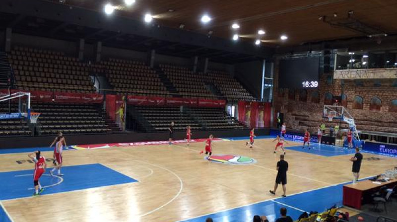 Latvijas sieviešu valstsvienības cīņu zāle Eiropas sieviešu čempionāta grupas turnīrā Šombateli - Arena Savaria.
Foto: Reinis Ošenieks