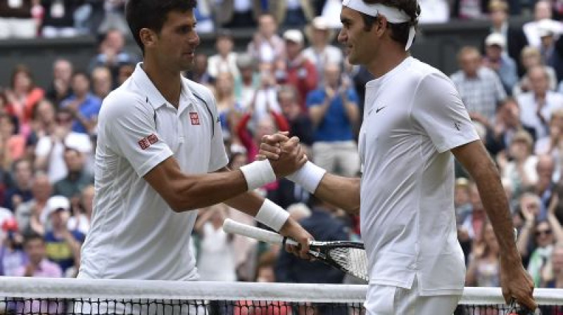 Novaku Džokoviču apsveidz Rodžers Federers
Foto: AFP/Scanpix