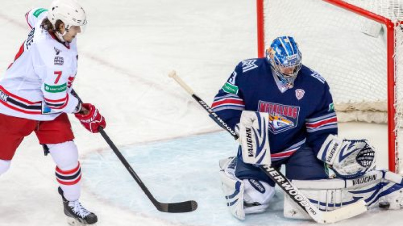 Žilbērs Brulē Magņitogorskas "Metallurg" vārtu priekšā
Foto: ITAR-TASS/Scanpix