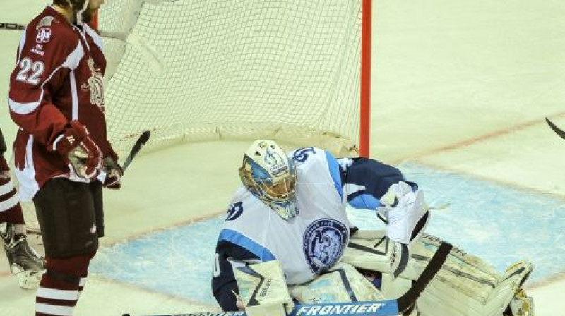 Ville Leino pārspēja Dmitriju Miļčakovu ar pirmo metienu
Foto: Gints Ivuškāns, f64