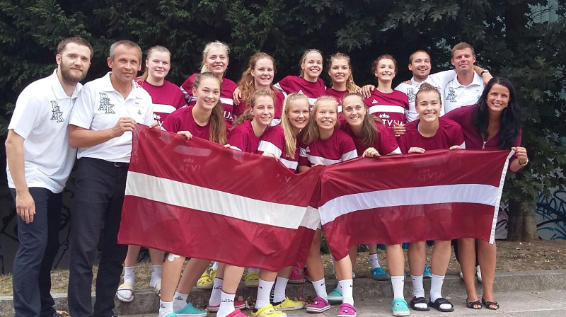 Latvijas U16 izlase: otro gadu pēc kārtas 5.vieta Eiropas čempionātā.
Foto: basket.lv