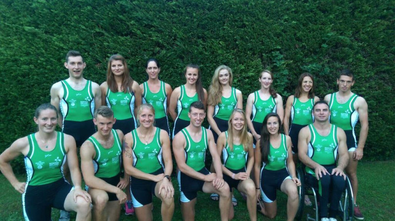 Īrijas akadēmiskās airēšanas izlase, Sanita Pušpure (priekšplānā trešā no kreisās)
Foto: rowingireland.ie