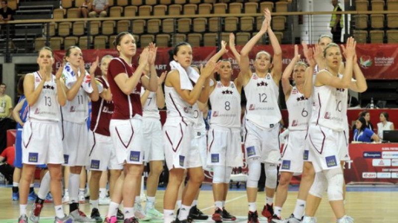 Latvijas sieviešu valstsvienība 2015.gada Eiropas čempionātā.
Foto: FIBAEurope.com
