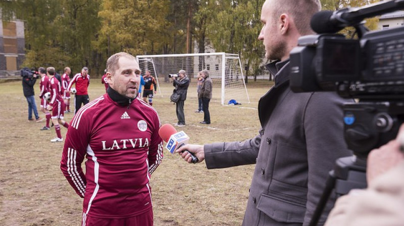 Bijušais kantētājs Artis Rasmanis (pa kreisi) 
Foto: Einārs Binders, aprinkis.lv