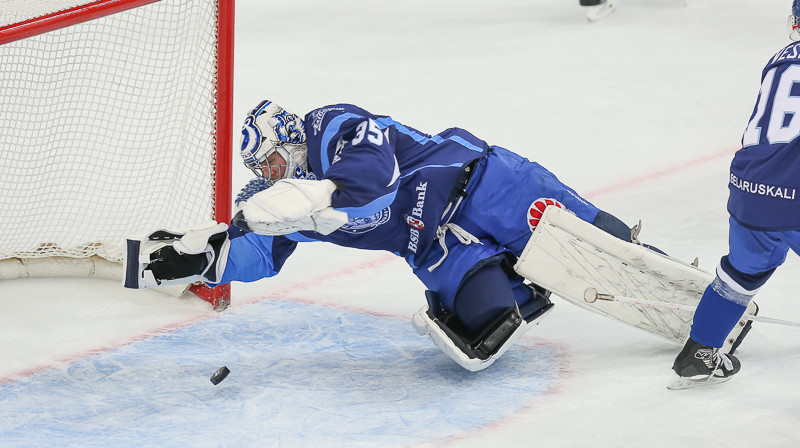 Džefs Glāss glābj 
Foto: hcdinamo.by