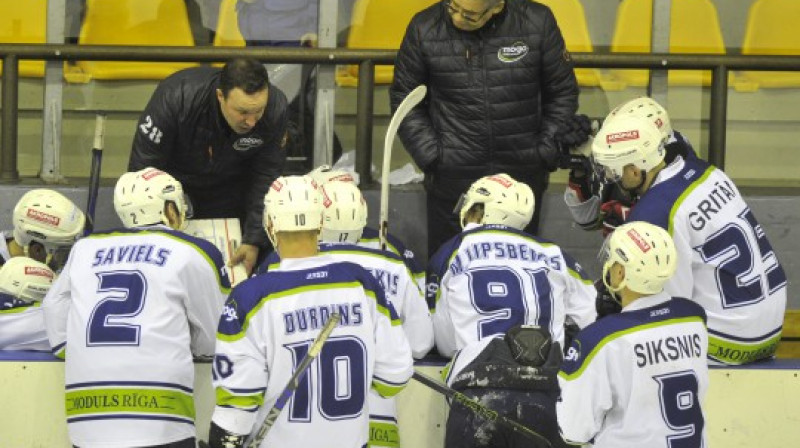 Oļegs Sorokins arī šajā spēlē bija spiests ņemt pārtraukumu
Foto: HK "Kurbads"