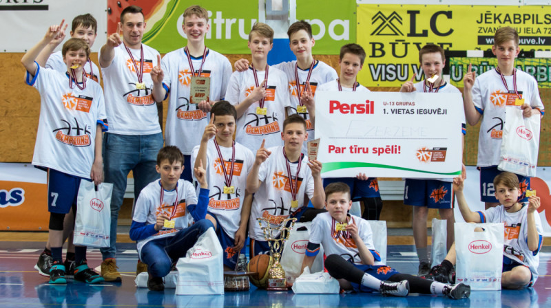 Rēzeknes "Ezerzeme"/BJSS - VEF LJBL čempioni Persil U13 grupā.
Foto: basket.lv