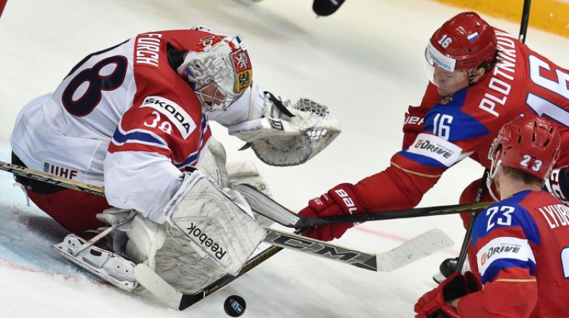 Dominiks Furhs atvairīja visus Krievijas izlases uzbrukumus
Foto: Yuri Kadobnov/Scanpix