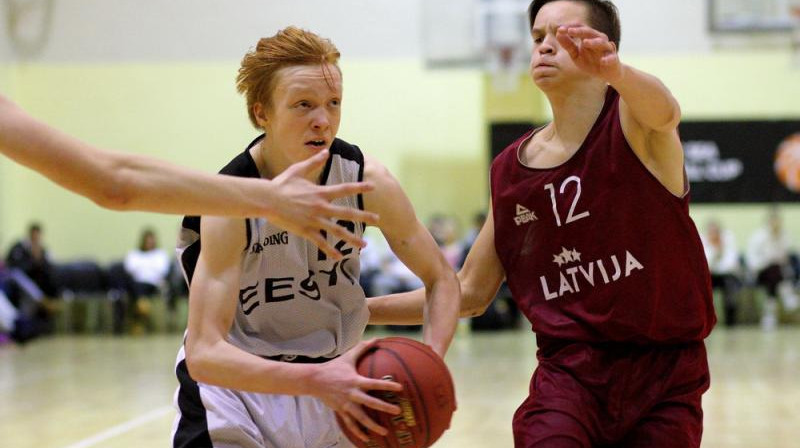 U16 izlases kandidāts Niks Salenieks Baltijas jūras kausa izcīņas turnīrā. Foto: basket.ee