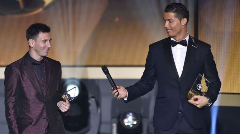 Lionels Mesi un Krištianu Ronaldu 2015. gada "Ballon d'Or" apbalvošanas ceremonijā
Foto: AFP/Scanpix