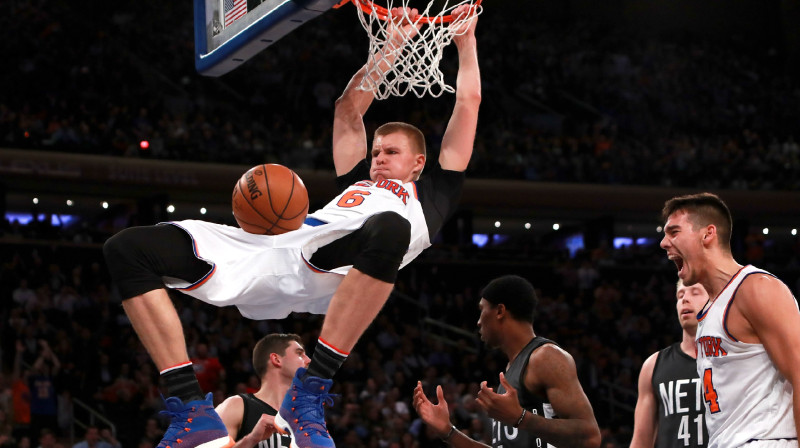 Kristaps Porziņģis triec bumbu "Nets" grozā
Foto: AFP/Scanpix