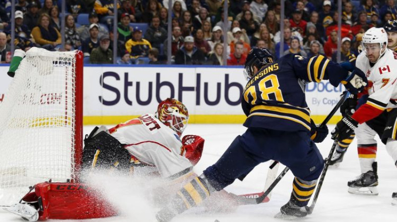 Zemgus Girgensons "Flames" vārtu priekšā
Foto: USA TODAY Sports/Sipa USA/Scanpix