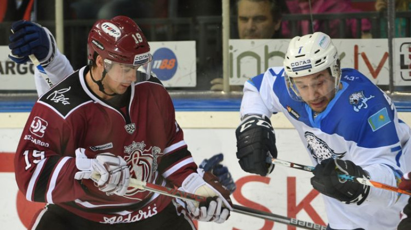 Miķelis Rēdlihs spēlē pret "Barys"
Foto: Romāns Kokšarovs/F64