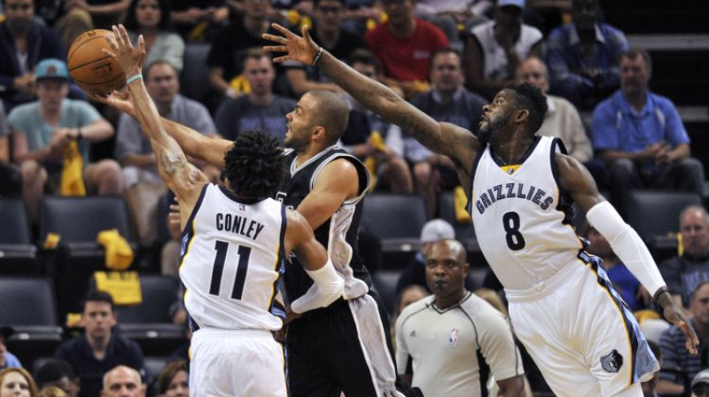 "Grizzlies" šonakt neļāva Tonijam Pārkeram gūt ne punkta
Foto: AP/Scanpix