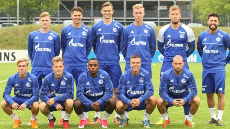 Andrejs Cigaņiks (apakšējā rindā otrais no kreisās)
Foto: Schalke04.de