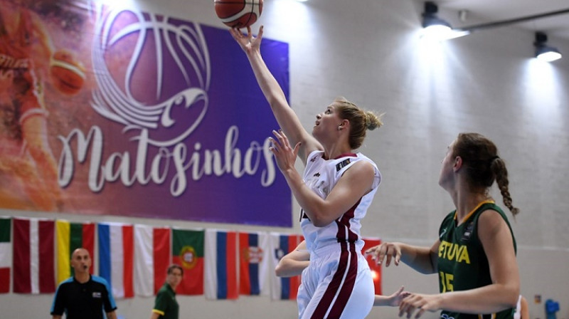 Anna Dreimane spēlē pret Lietuvu
Foto: FIBA