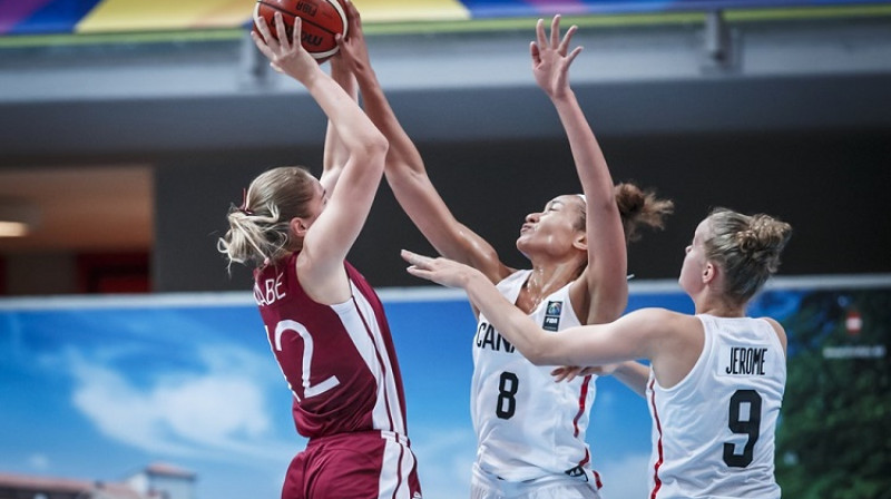 Laura Grabe spēlē pret Kanādu
Foto: FIBA