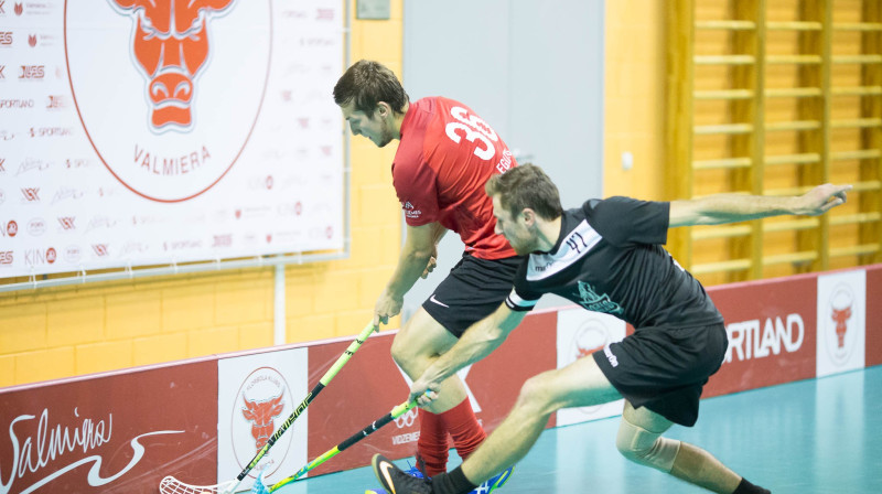 Valmierieši ar milzu piepūli svinēja panākumu pār Ogres komandu, bet šovakar gaidāma smaga cīņa ar Cēsu "Lekringu"
Foto: Floorball.lv