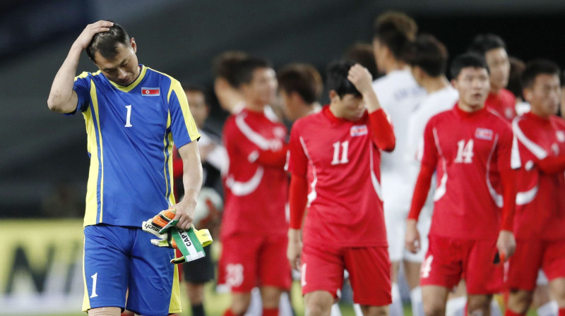 Ziemeļkorejas futbolisti pārdzīvo par zaudējumu
Foto: AP/Scanpix