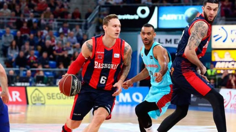 Jānis Timma un "Baskonia" cīņā pret Barselonas "Lassa"
Foto: Baskonia