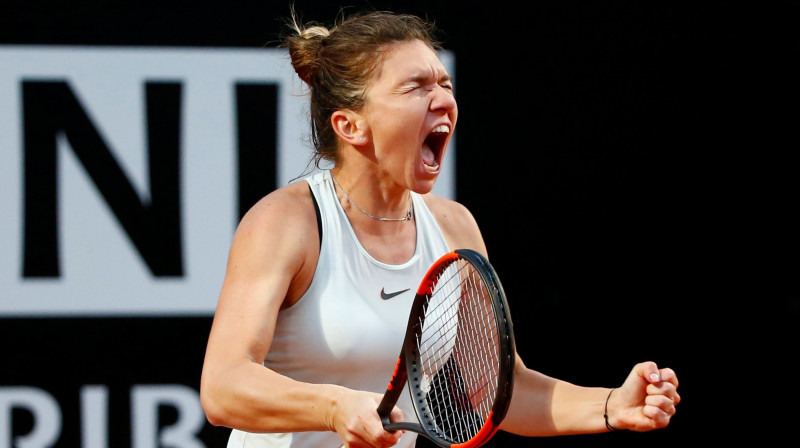 Simona Halepa sajūsmā par Marijas Šarapovas uzvarēšanu
Foto: Reuters/Scanpix