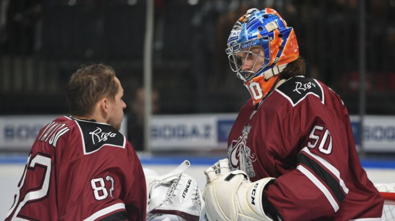 Timus Biļalovs un Kristers Gudļevskis. Foto: Romāns Kokšarovs/F64