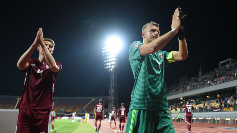 Kaspars Dubra un Andris Vaņins. Foto: Romāns Kokšarovs, f64