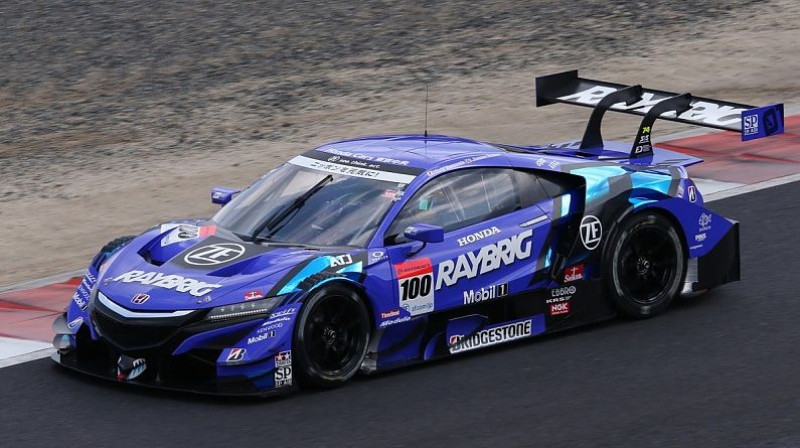 Džensona Batona 2018. gada sacīkšu auto. Foto: Super GT