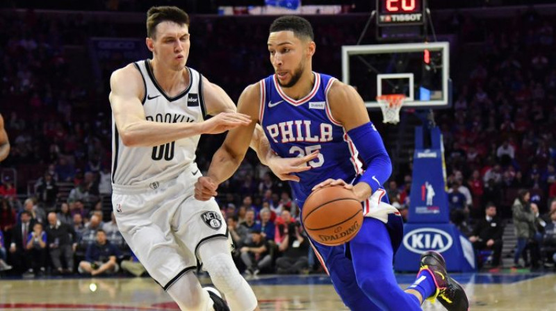 Rodions Kurucs un Bens Simonss. Foto: USA Today Sports/Scanpix