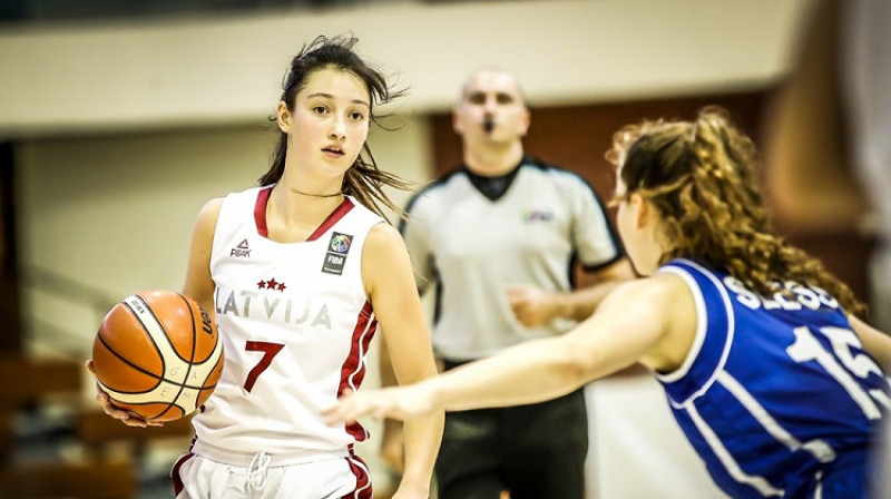 Paula Kļeščova spēlē pret Izraēlu. Foto: FIBA