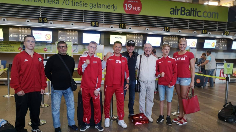 Latvijas delegācija pirms Eiropas skolēnu čempionāta. Foto: Latvian Boxing News