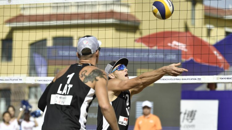 Mārtiņš Pļaviņš un Edgars Točs. Foto: FIVB