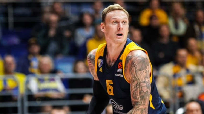 Jānis Timma spēlē pret "Maccabi Tel Aviv". Foto: Himki