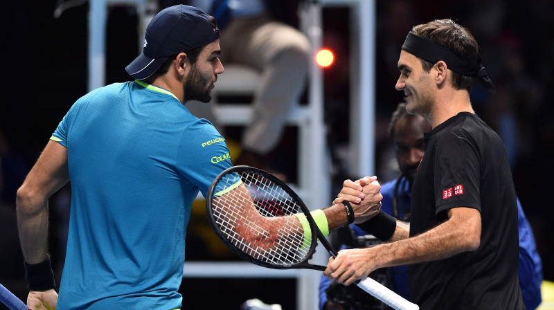 Mateo Berretīni šogad Rodžeram Federeram Londonā zaudēja visos piecos setos. Foto: AFP/Scanpix